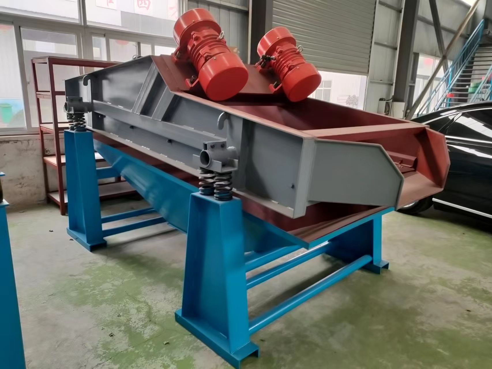 振動篩在鉀長石選礦生產(chǎn)中的應用