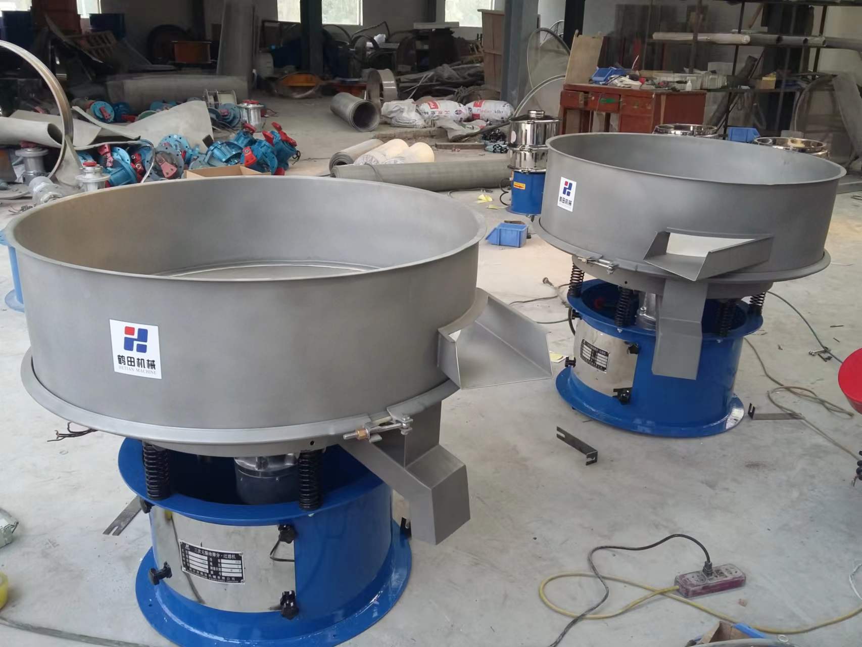 廣州佛山陶瓷廠三臺(tái)HT-800型陶瓷篩發(fā)貨通知